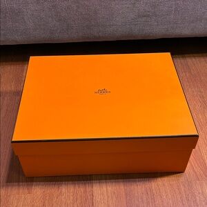 Hermès Vibrant Orange Gift Box
